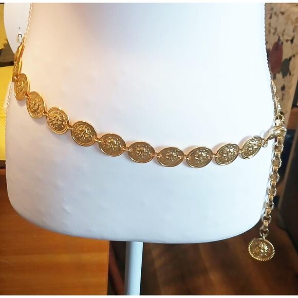 Vintage 90\'s Gold Tone LION HEADS Link Chain Belt main image 5